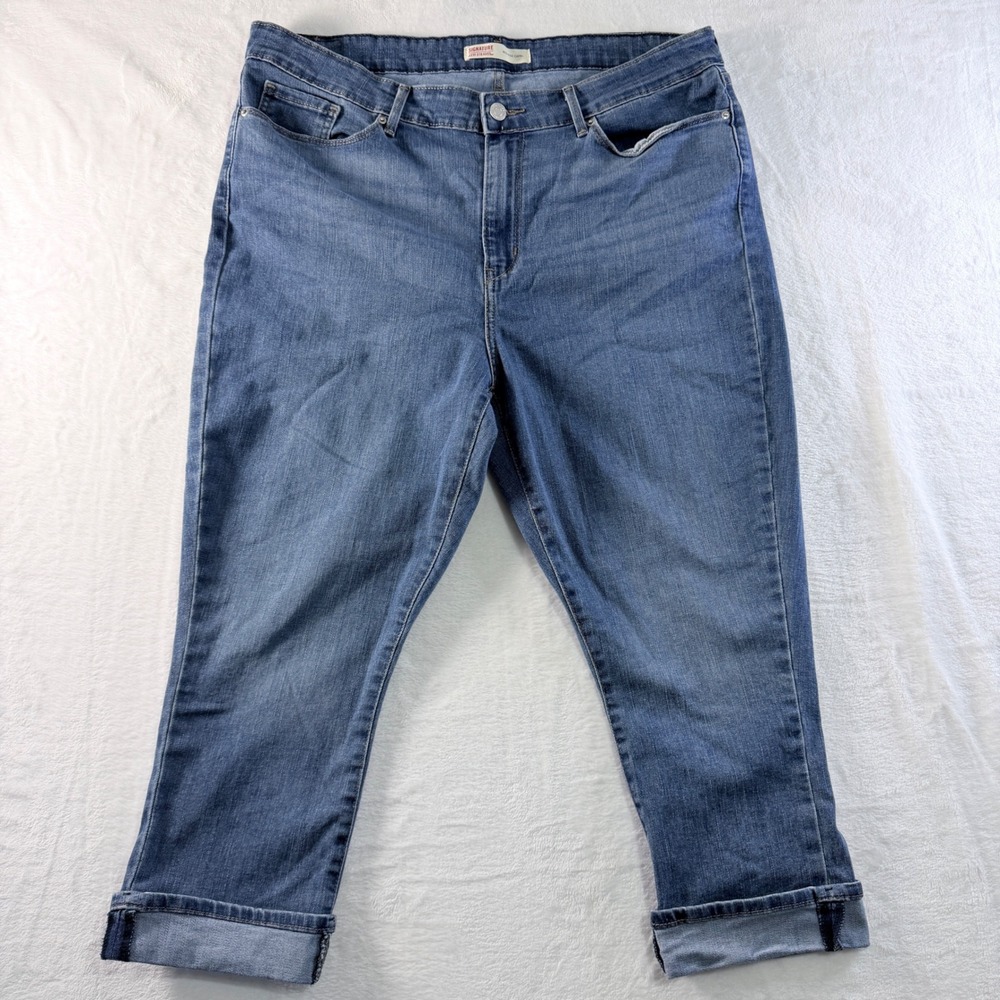 Signature by Levi Strauss Mid-Rise Capri Jeans Blue Cuffed Denim 18 W34